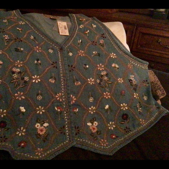 TANTRUM BLUES new with tags, 3x Denim floral embroidered vest, - Picture 2 of 5
